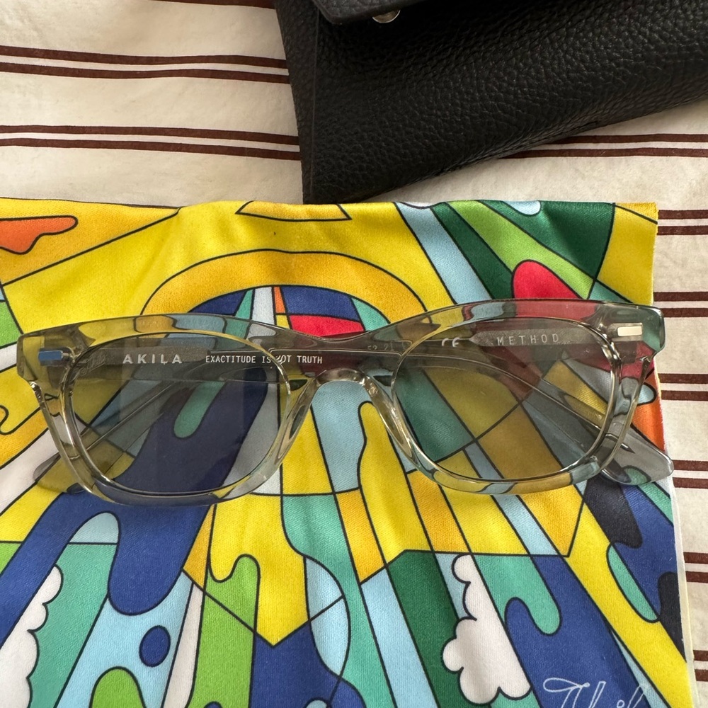 Gray Akila Women’s Sunglasses - Picture 2 of 6